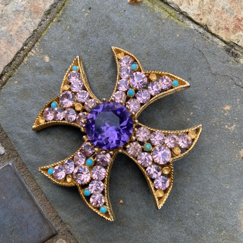 BSK SIGNED MalteseCross, Large round Periwinkle round shiningcenter stone broach